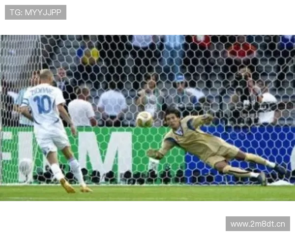 勺子点球上演神奇扑点庆祝